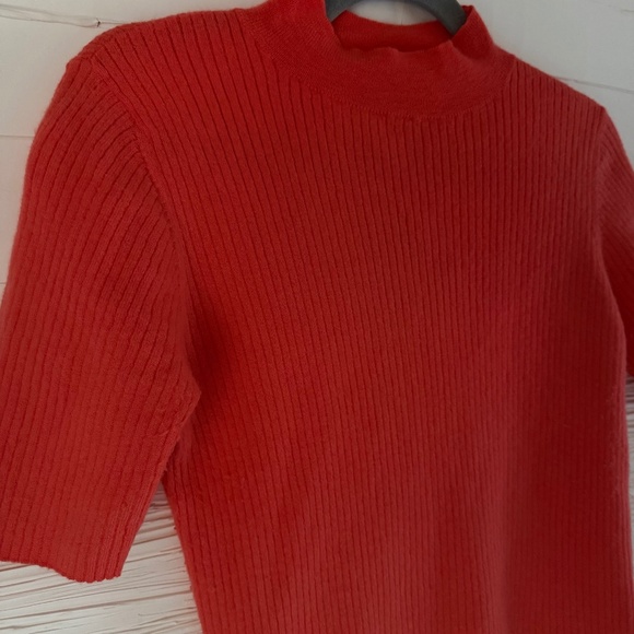 Holt Renfrew | 100% Extra Fine Wool Halston | Mock Neck Knit Top | Size L - Picture 6 of 6